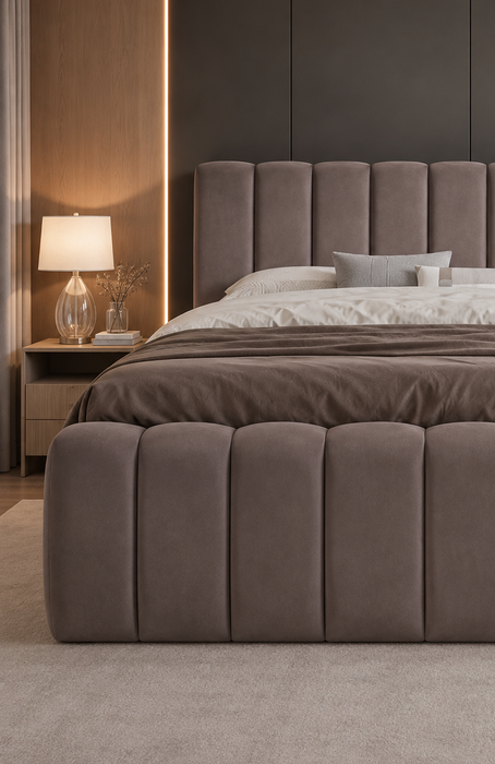 Cloudy Bett mit Samtstoff in Taupe