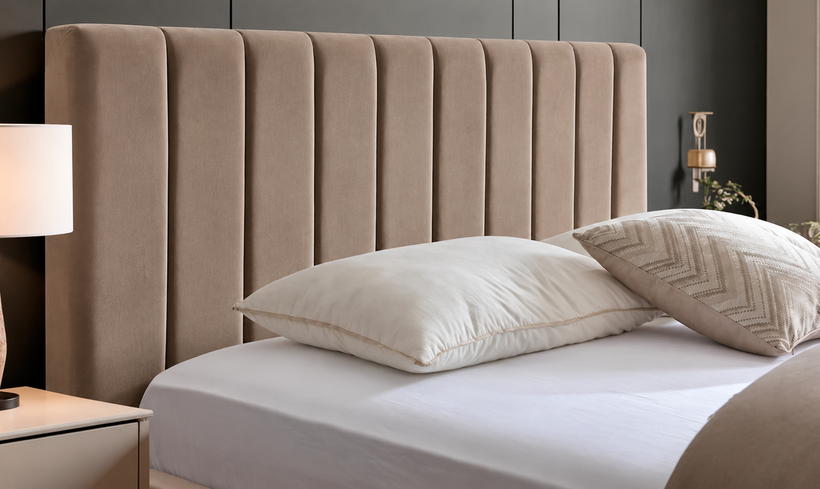 Miami Polsterbett mit Bettkasten – Samt Taupe