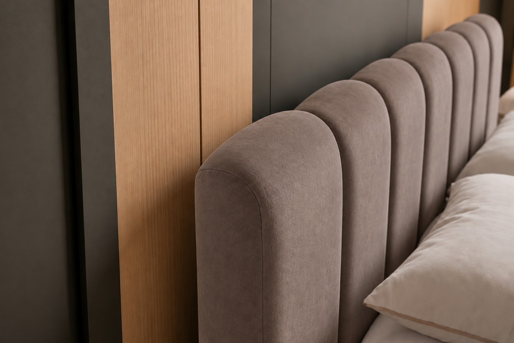 Cloud Bett mit Samtstoff in Taupe