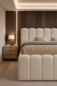 Cloudy Bouclé Bett in Creme in der Frontansicht