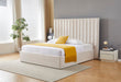 Marbella Bett in diagonaler Ansicht mittig im Schlafzimmer platziert