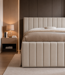 Miami Samtbett in Beige in der Frontansicht mit Nachttisch