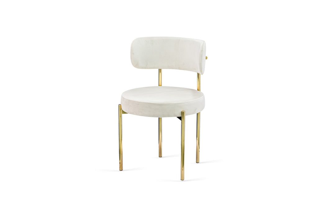 Polsterstuhl Lyon in beige mit goldenen Beinen in diagonaler Vorderansicht