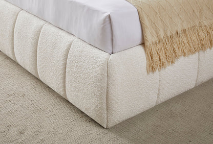 Ecke unten links von Venedig Bett mit Bettkasten